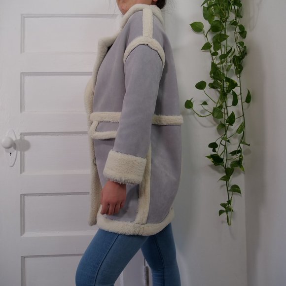 Colorblock pastel blue faux fur coat. Size: US S/XS Very soft and warm - Picture 4 of 14